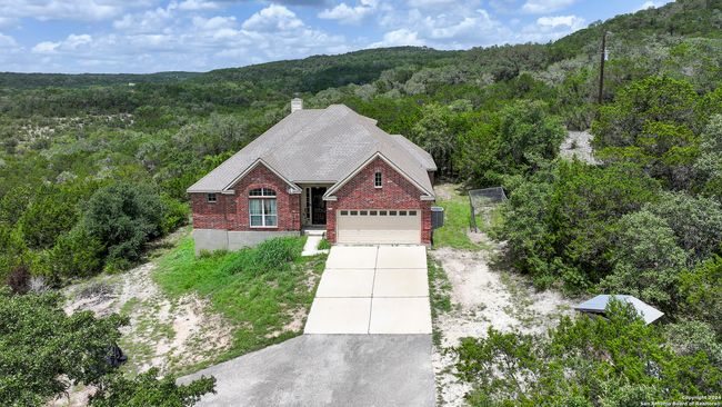 846 County Road 2763, House other with 3 bedrooms, 2 bathrooms and null parking in Mico TX | Image 37