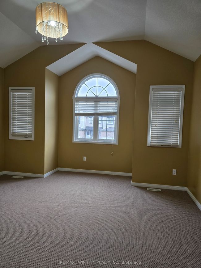 1316 Countrystone Dr, House other with 3 bedrooms, 3 bathrooms and 2 parking in Kitchener ON | Image 10