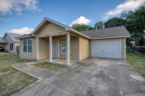 515 Belcross, San Antonio, TX, 78237-1755 | Card Image