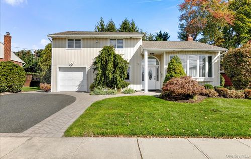 23 Coronet Ln, Plainview, NY, 11803-1940 | Card Image