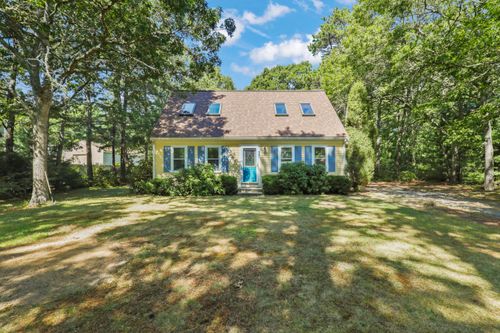 89 Degrass Rd, Mashpee, MA, 02649-3719 | Card Image