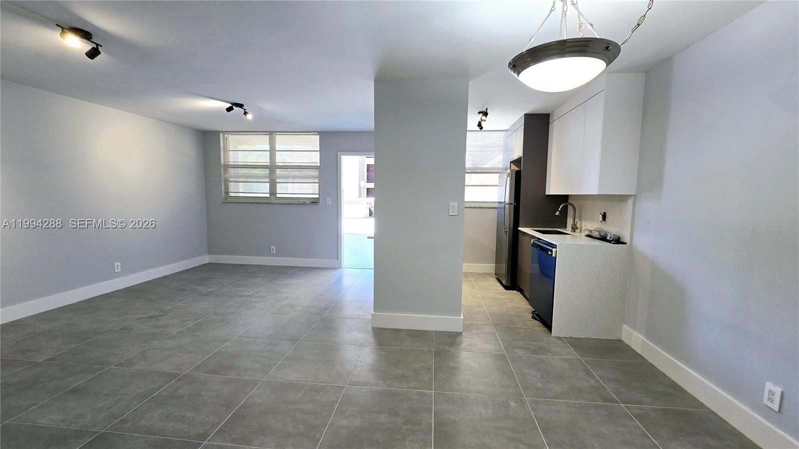 Residential Lease in Hollywood 2