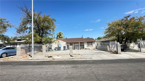 2117 Elm Ave, Las Vegas, NV, 89101-4015 | Card Image