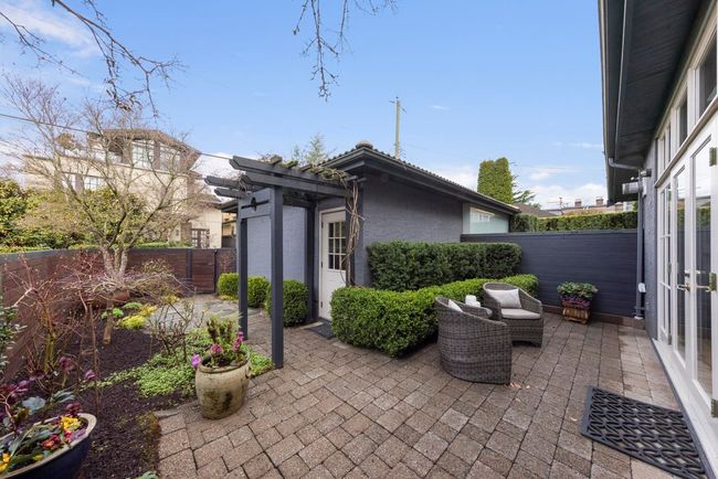 2053 Whyte Avenue, Home with 3 bedrooms, 2 bathrooms and 2 parking in Vancouver BC | Image 23
