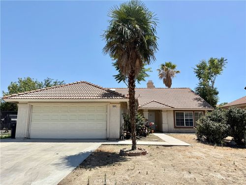 1046 Sycamore Ln, San Jacinto, CA, 92582-3882 | Card Image