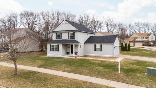 990 Waters Edge Ln, Fenton, MI, 48430-4165 | Card Image