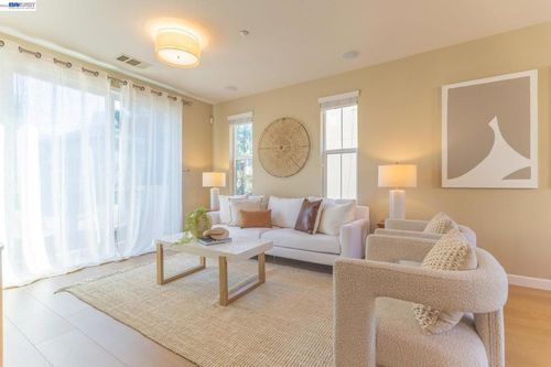12-71 Heligan Ln, Livermore, CA, 94551-6390 | Card Image