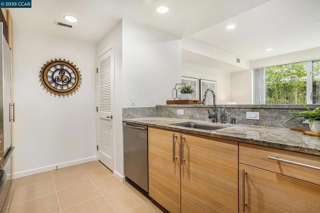 APT-148 - 1655 N California Blvd, Condo with 1 bedrooms, 2 bathrooms and 2 parking in Walnut Creek CA | Image 12