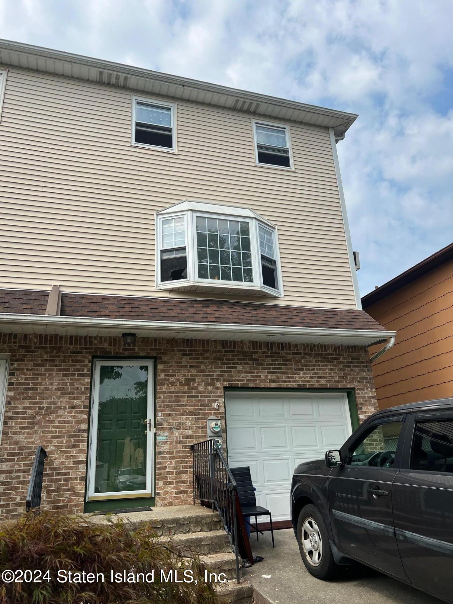 Luke Ct, Staten Island, NY 10306