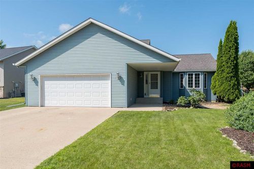 640 Grayhawk Dr, Mankato, MN, 56001-8733 | Card Image