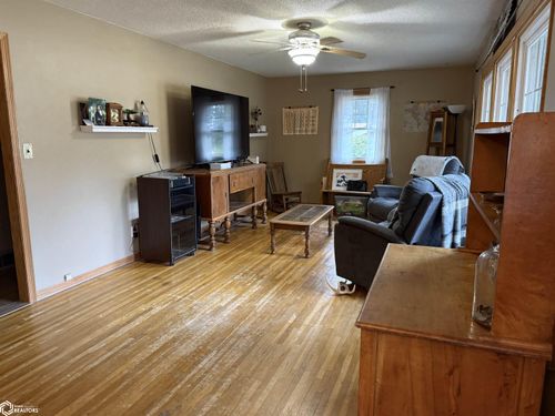 1810 Crestview Dr, Carroll, IA, 51401-3558 | Card Image