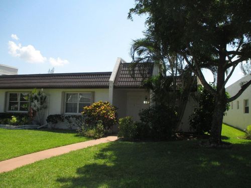 194 Lake Susan Ln, West Palm Beach, FL, 33411-9227 | Card Image