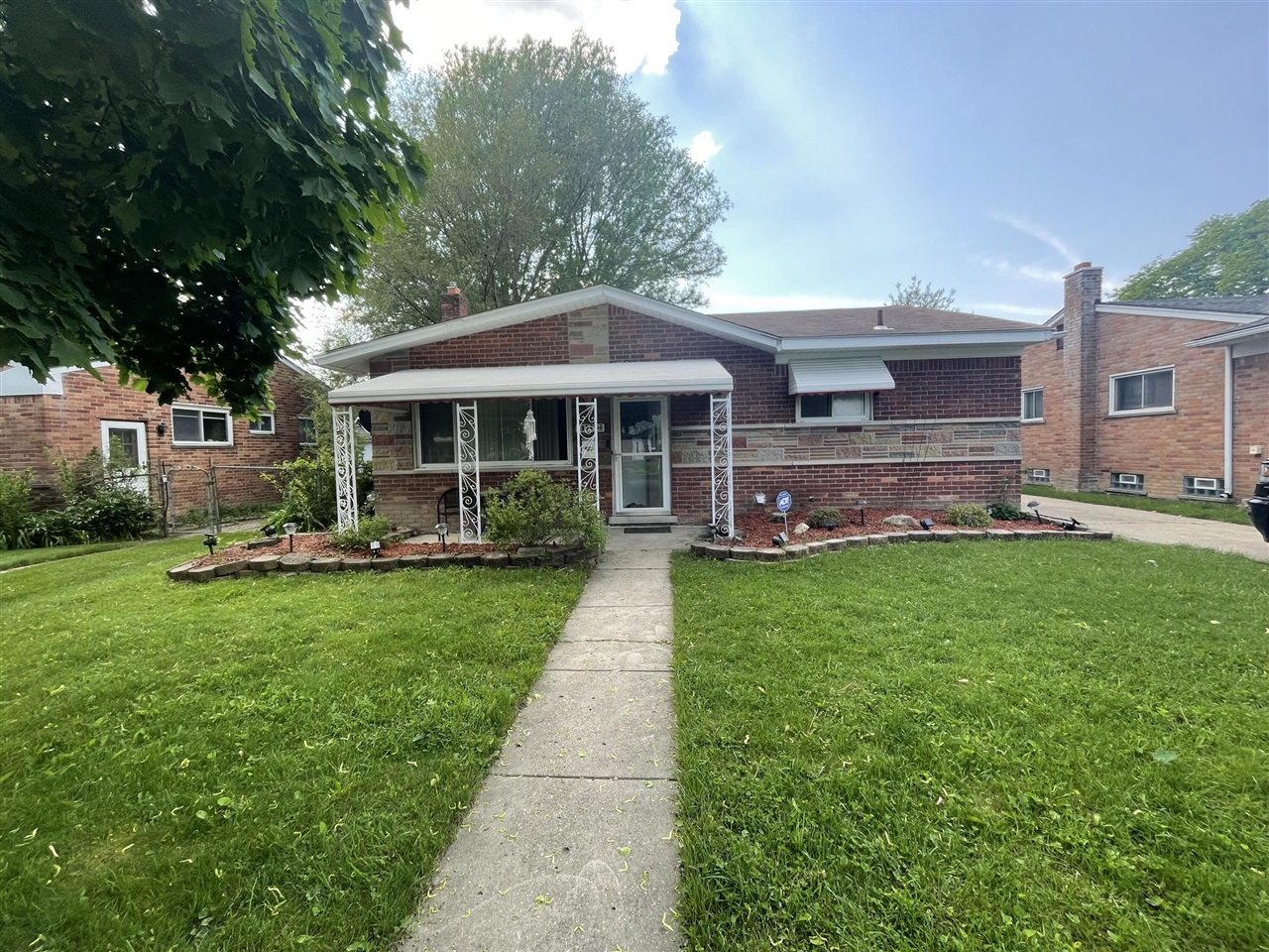Rahn St, Westland, MI 48186