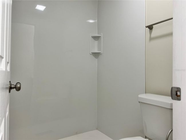 Master stand up shower | Image 30