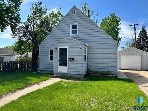 1315 E 22nd St Street, Sioux Falls, SD, 57105 | Card Image