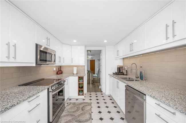 301 - 1237 N Shore Blvd E, House attached with 2 bedrooms, 2 bathrooms and 1 parking in Burlington ON | Image 15