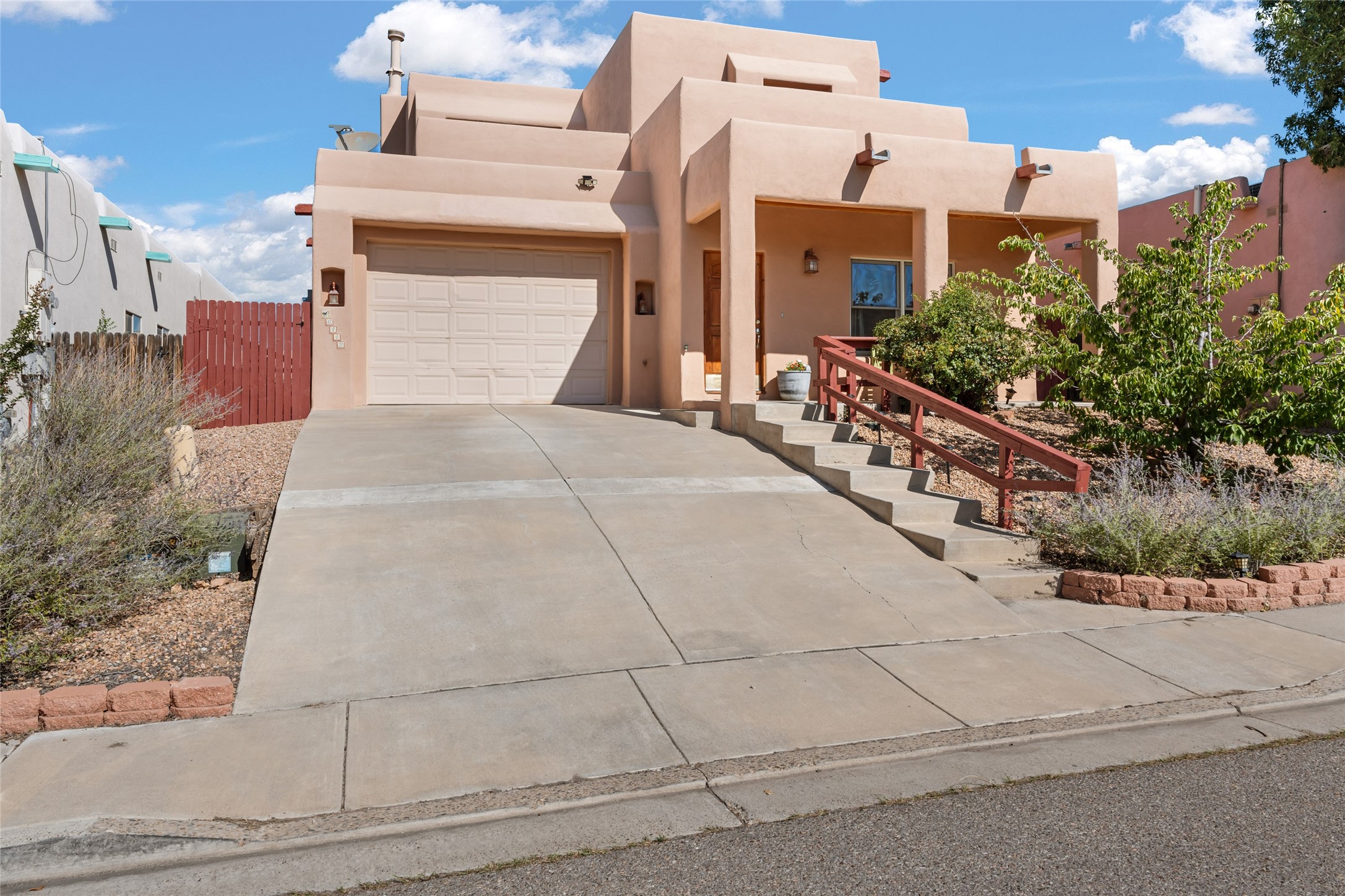 Cerros Grandes Dr, Santa Fe, NM 87507