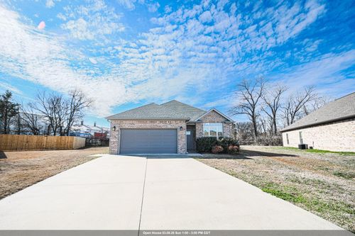 152 Harmony Dr, Tuscumbia, AL, 35674-2912 | Card Image