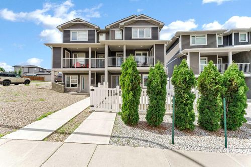 354 Ranchlands Blvd Ne, Medicine Hat, AB, T1C0G8 | Card Image