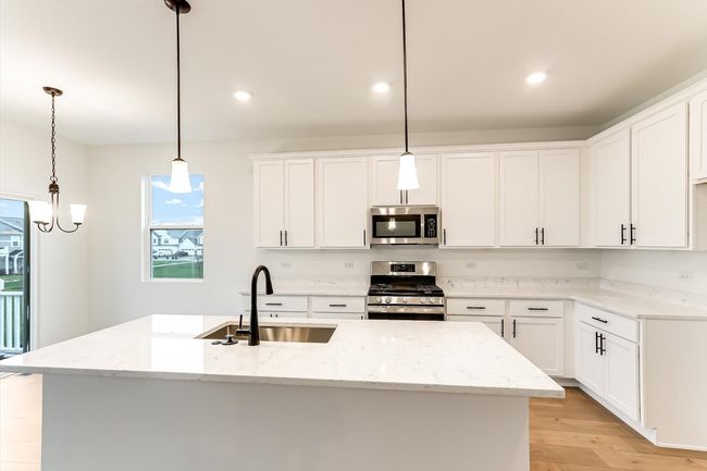 271 Kingsport Dr, Townhouse with 3 bedrooms, 3 bathrooms and 2 parking in South Elgin IL | Image 10