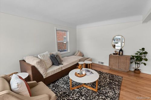 9724 Lenore, Redford, MI, 48239-1688 | Card Image