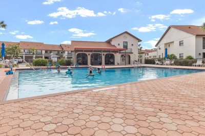 160 - 754 Avenida Estancia, Condo with 2 bedrooms, 2 bathrooms and null parking in Venice FL | Image 1