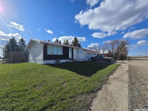 50 2nd Ave W, Montmartre, SK, S0G3M0 | Card Image