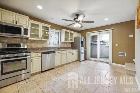 Residential Lease in Edison 4