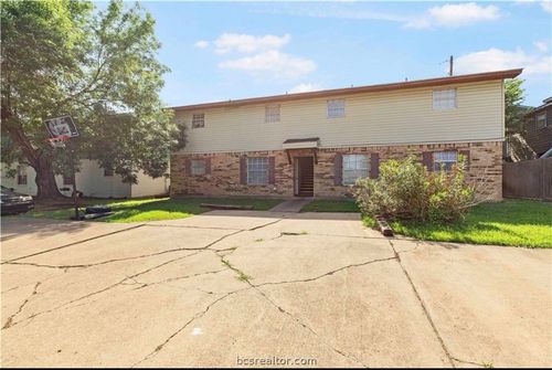 2400 Jaguar Ct, Bryan, TX, 77807-2216 | Card Image