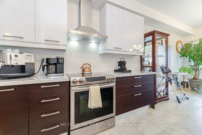 56 Manor Forest Rd, House other with 4 bedrooms, 4 bathrooms and 4 parking in Mount Albert ON | Image 14