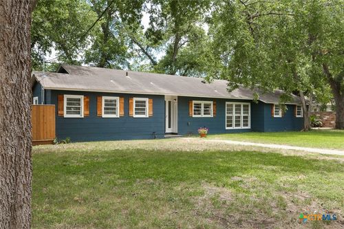 621 Hackberry St, Seguin, TX, 78155-3225 | Card Image