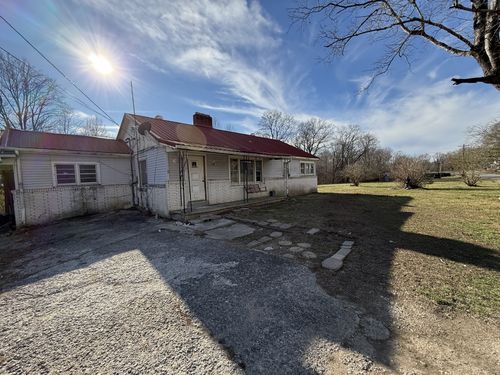 10861 Old Highway 52, Westmoreland, TN, 37186-3160 | Card Image