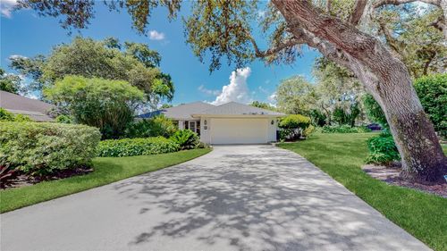 42 Grenewood Ln, HAINES CITY, FL, 33844-8812 | Card Image