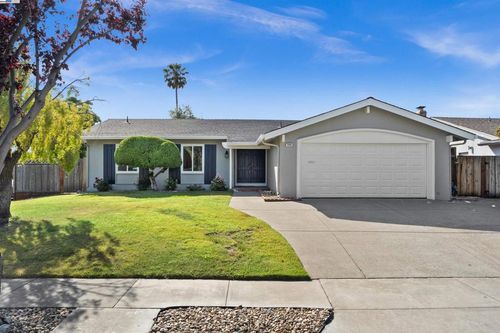 5095 Nottingham Ct, Newark, CA, 94560-2014 | Card Image
