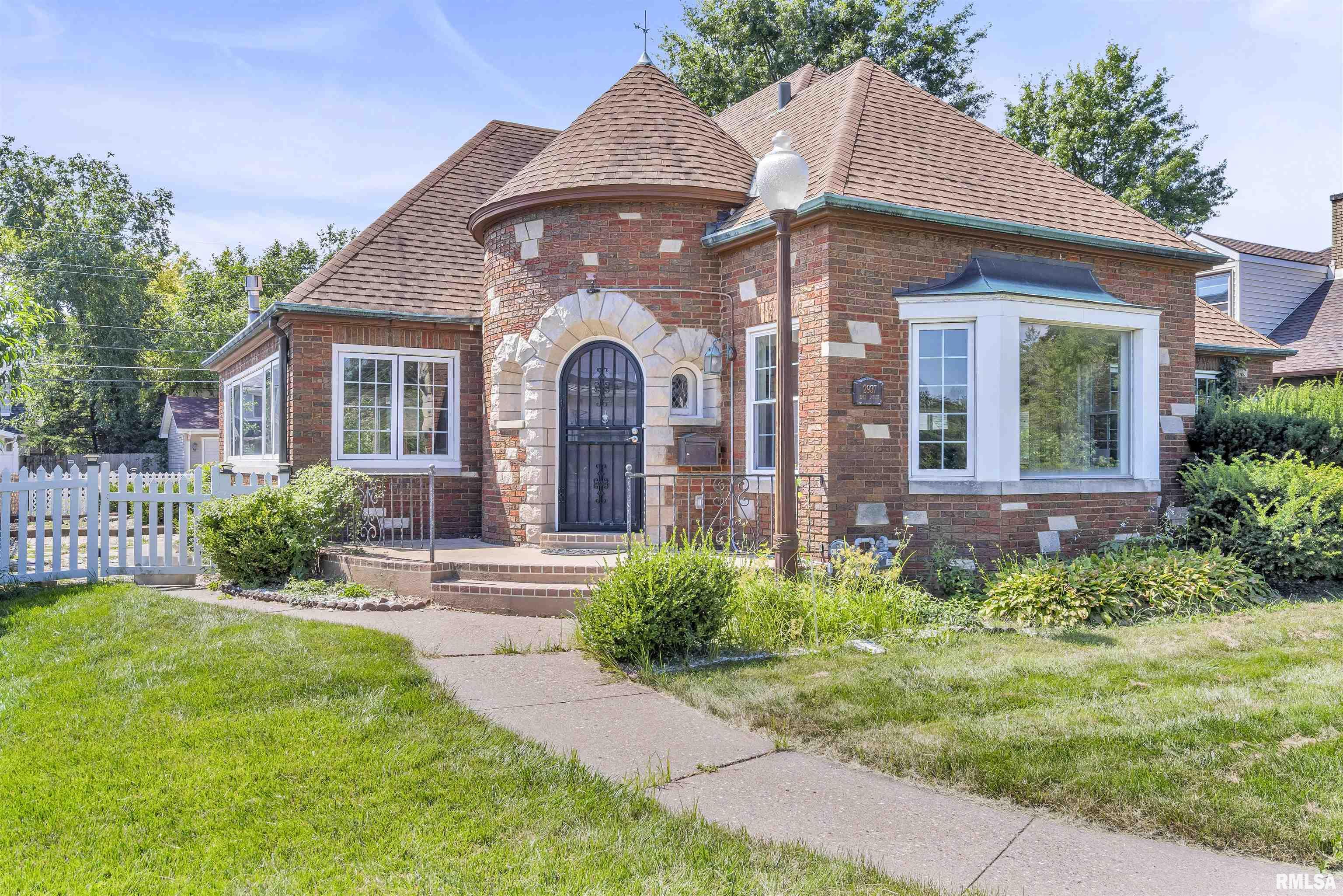 Locust St, Davenport, IA 52803
