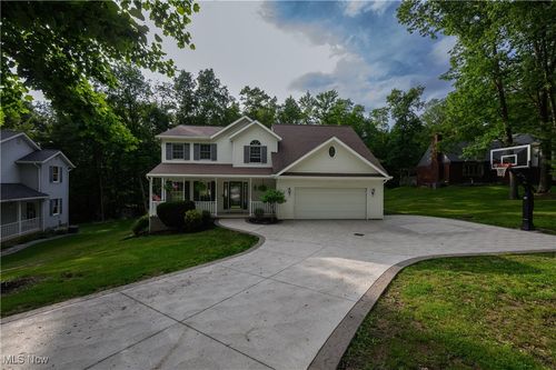 10020 Lawnridge St Ne, Bolivar, OH, 44612-8872 | Card Image
