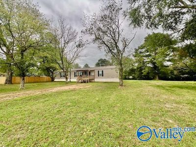 294 Hunter Road N, Home with 3 bedrooms, 2 bathrooms and null parking in Hazel Green AL | Image 2