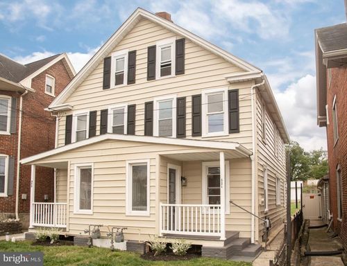 604 W Main St, WAYNESBORO, PA, 17268-1418 | Card Image