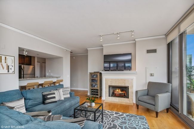 APT-706 - 200 N Jefferson St, Home with 1 bedrooms, 2 bathrooms and 1 parking in Chicago IL | Image 4