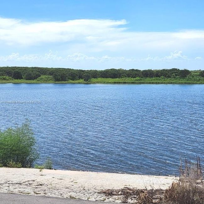 3250 Bacom Point Rd, House other with 5 bedrooms, 2 bathrooms and null parking in Pahokee FL | Image 17