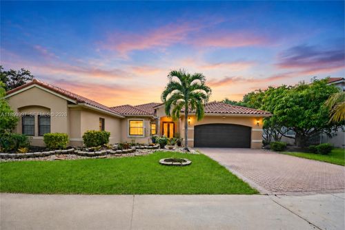 523 Stonemont Dr, Weston, FL, 33326-3550 | Card Image