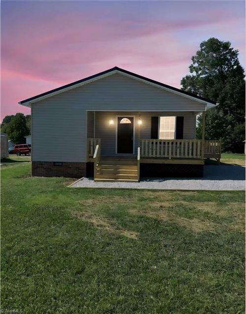 211 Foy Ave, Lexington, NC, 27292-3825 | Card Image