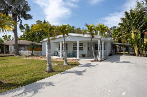711 Bayshore Dr, TARPON SPRINGS, FL, 34689-2406 | Card Image
