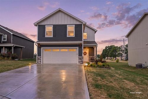 9107 Sw 2nd St, Blue Springs, MO, 64064-6409 | Card Image
