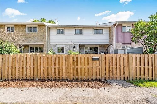 43-423 Westwood Dr, Kitchener, ON, N2M5B5 | Card Image