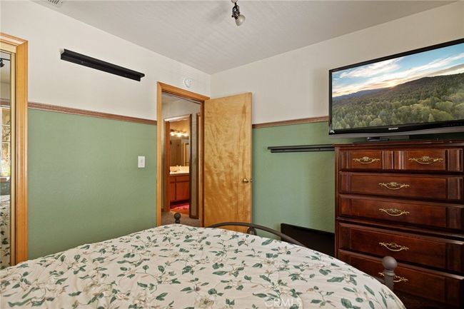 31771 Panorama Dr, House other with 2 bedrooms, 2 bathrooms and null parking in Running Springs CA | Image 24