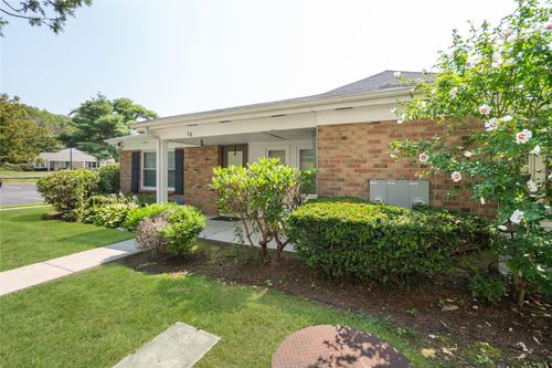 3 Saratoga Ct, Ridge, NY, 11961-3609 | Card Image
