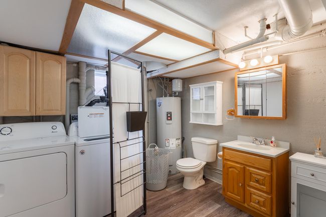 Laundry and bath | Image 25
