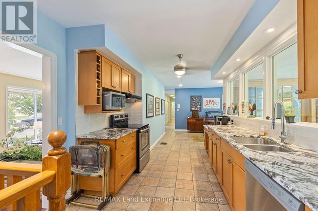 14519 Elginfield Rd, House other with 3 bedrooms, 3 bathrooms and 10 parking in Lucan ON | Image 17