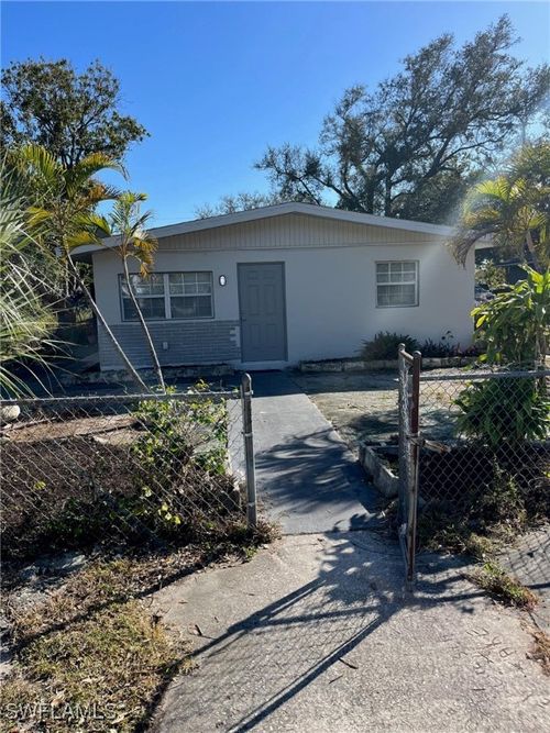 2642-2640-2642 Saint Charles St, FORT MYERS, FL, 33916-4031 | Card Image